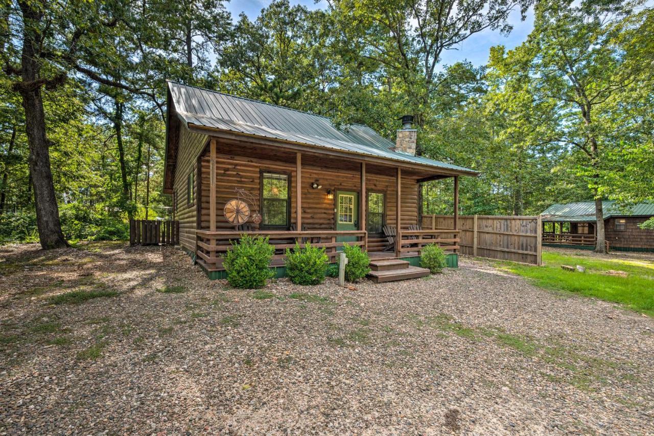 Ideally Located Broken Bow Cabin - Private Hot Tub Exterior photo